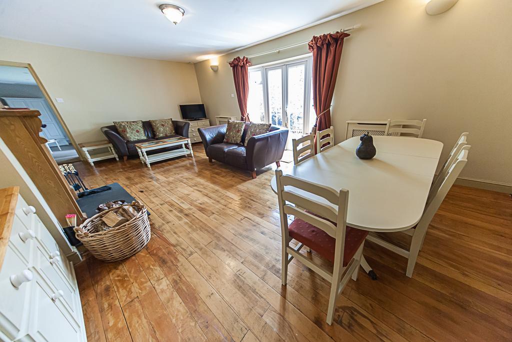 Stoodleigh Court Coach House Bed & Breakfast Тивъртън Екстериор снимка