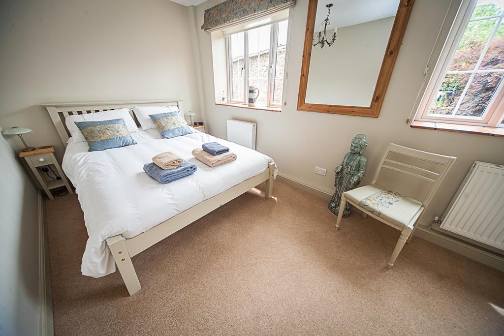 Stoodleigh Court Coach House Bed & Breakfast Тивъртън Стая снимка